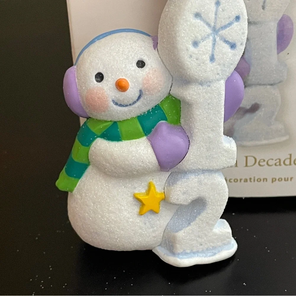 HALLMARK FROSTY FUN DECADE 2012 CHRISTMAS KEEPSAKE ORNAMENTS #3 SERIES SNOWMAN